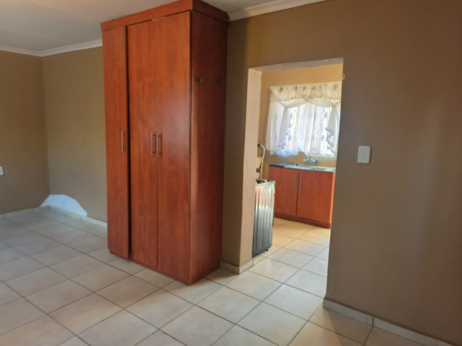 To Let 1 Bedroom Property for Rent in Promosa North West